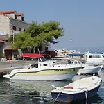Διαμέρισμα By The Sea Zaklopatica, - 8340 *