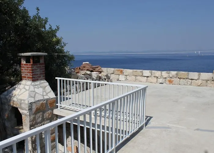 By The Sea Zaklopatica, - 8340 * Lastovo